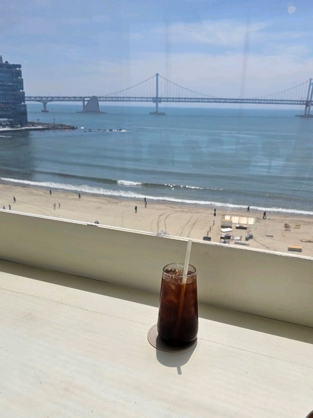 광안대교 보면서 데이트하기 좋은 카페