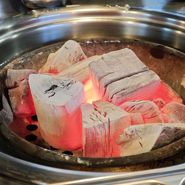 숯불에 구워먹는 뼈삼겹~고기데이트💖