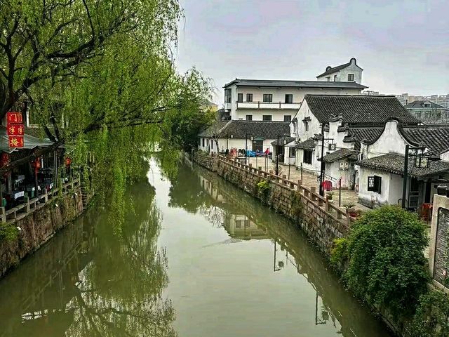 #ReflectionsOfFengjing – A Moment in Fengjing Ancient Town