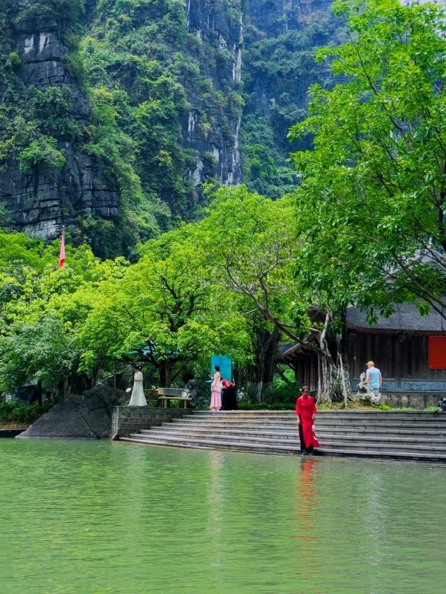Temples and Caves, The better version of Halong Bay