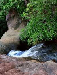 น้ำตกแสงจันทร์ อุทยานแห่งชาติผาแต้ม ทีเที่ยวอุบล