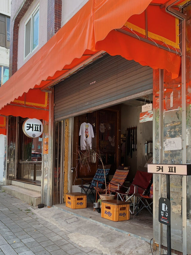 을지로감성의 동명동 카페 , 물흐르듯