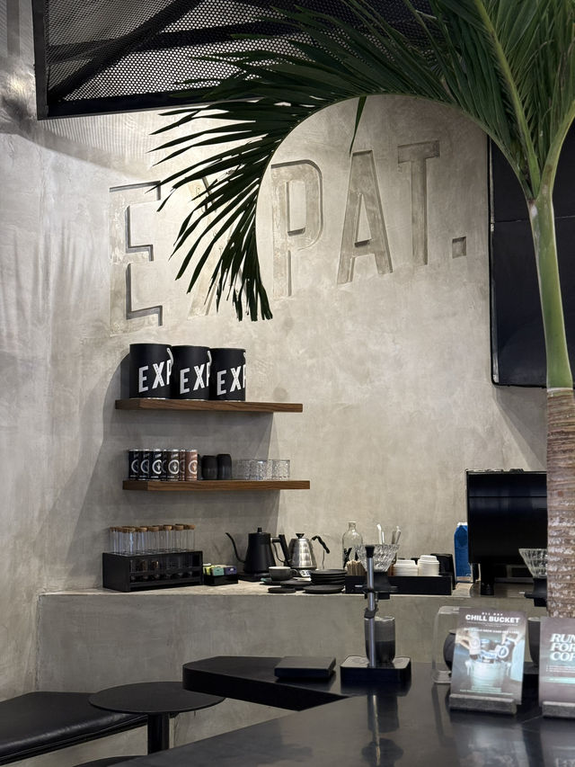 Coffee above the waves in Kuta
