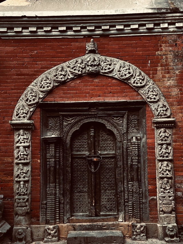 Bhaktapur Durbar square 13th century architecture 
