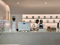 More style than substance at pricey cafe