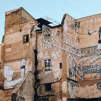 Palermo's Street Art: Raw and Moving! 🎨✨