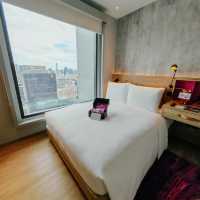 A Playful Stay with Urban Energy