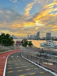 Where Old Meets Bold: Bund Photo Spots for the Budget Traveler