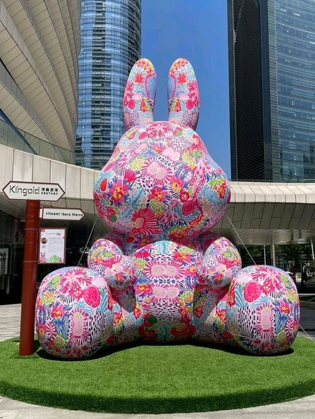 🇨🇳🛍️ Tianhe Tee Mall: Where Shopping Meets Style in Guangzhou! ✨🎒