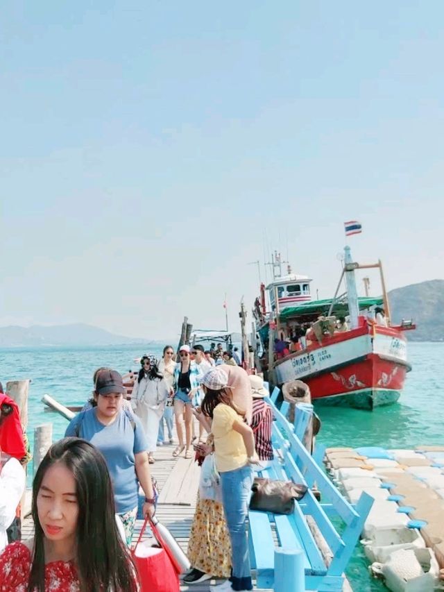 🏝️ เกาะขาม ชลบุรี – น้ำใสไล่เฉด ฟีลมัลดีฟส์เบาๆ