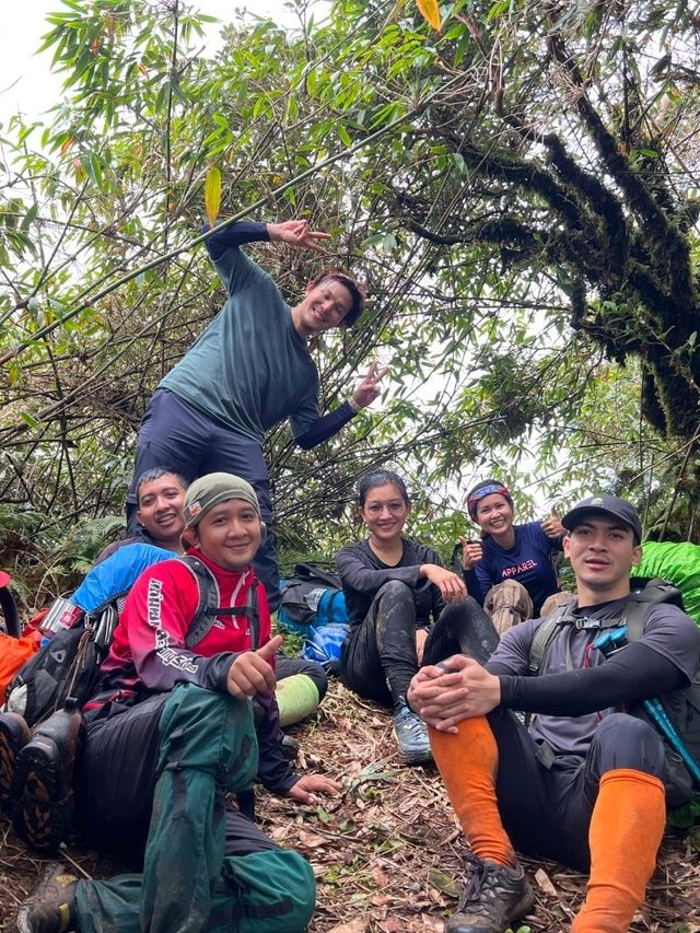 เขาหลวงนคร เนินลมฝน - หนานระฟ้า 1,600 m