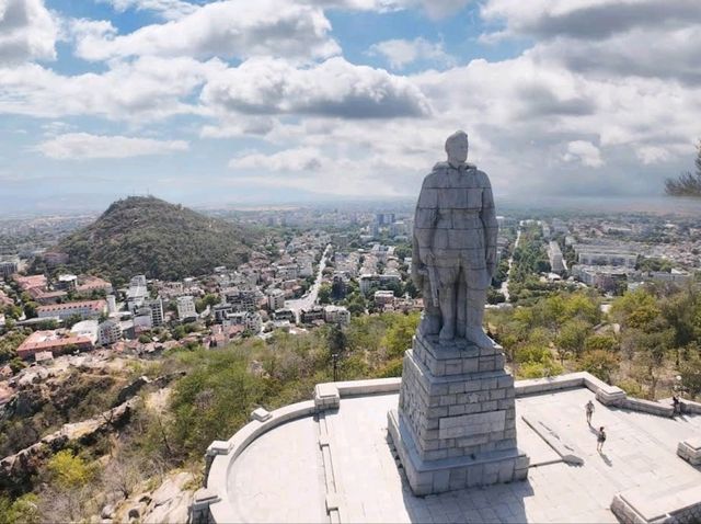 플로브디프 "알료샤" 기념비 | 도시 최고점에서 울려 퍼지는 역사의 메아리 ⛰️🚶‍♀️
