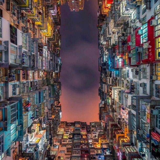 圧巻の密集建築！Yick Cheong ビルの異世界感