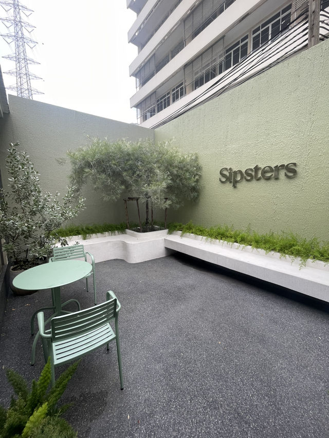 SIPSTERS Coffee Bar Space ☕️ คาเฟ่ลาดพร้าว