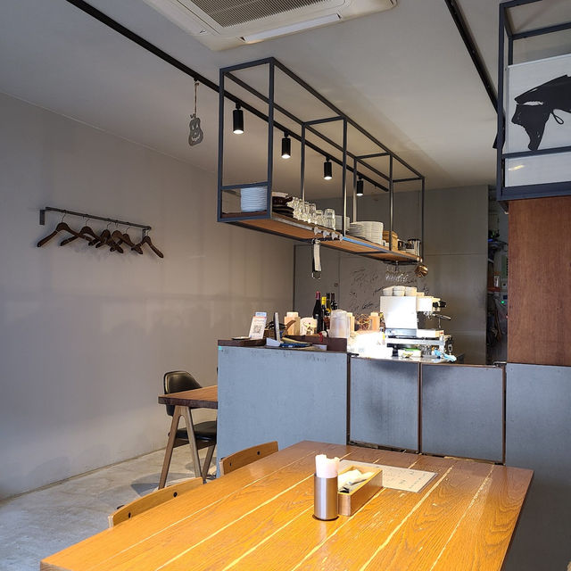 PORUS CAFE (ポルスカフェ)