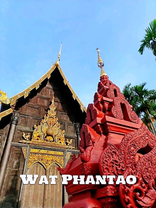วัดพันเตาเป็นวัดเก่าแก่ สร้างด้วยไม้สักทองทั้งหลัง