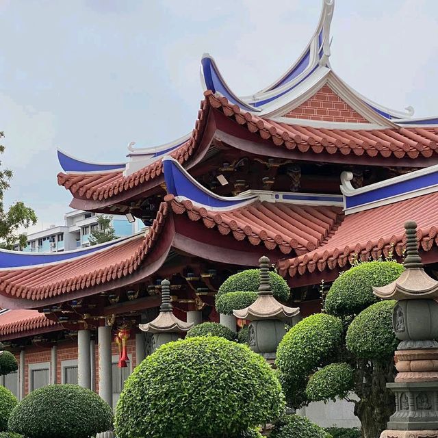 Lian Shan Shuang Lin Monastery (Free, lesser-known)