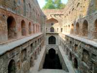 ⏳ A Day Alone in Timeless Delhi – Chaos, History & Soul