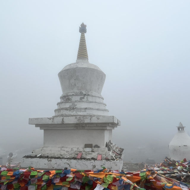  🌨 Zheduo Mountain — First Gateway to Tibet, Last Stop in Sichuan