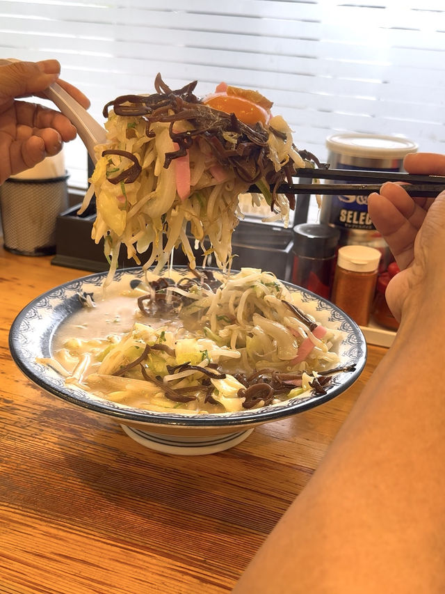 【福岡グルメ】麺が見つからないくらい野菜たっぷりの名物ちゃんぽん🥢