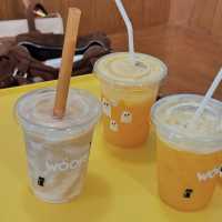 Woops คาเฟ่สาทร
