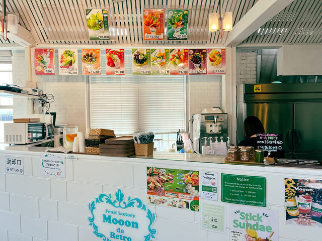  Fruit Factory Mooon de Retro คาเฟ่ผลไม้น่ารัก