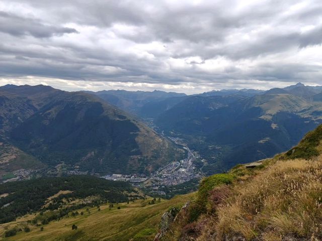 Hiking Montcorbison, Legs on Fire, Views on Point