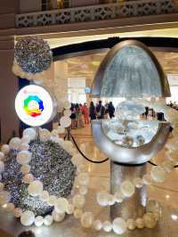 World’s Largest Welcome – First World Hotel Lobby Buzz