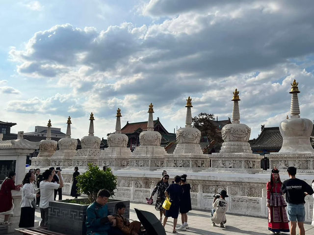 🕌 大召寺 Dazhao Temple – Hohhot’s Oldest, Grandest, and Most Revered Temple