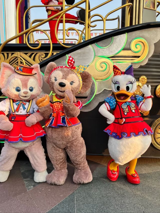 People Meets Magic: The Ultimate Disney Castle in Shanghai