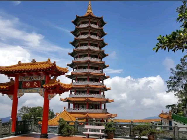 🛕 Chin Swee Caves Temple: A Spiritual Escape Above the Clouds