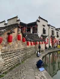 The Frame Never Ends: Hongcun Through the Lens