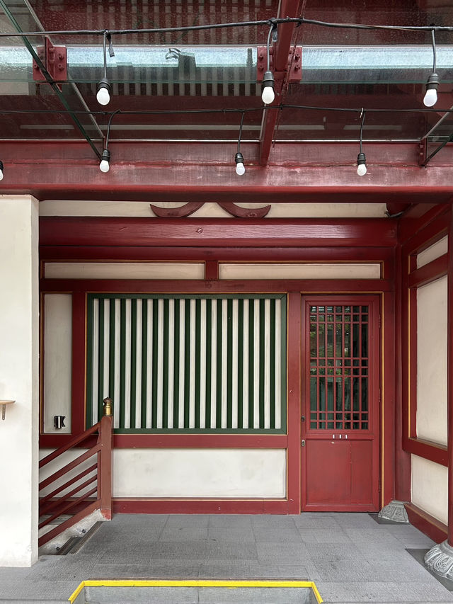 🛕 Buddha Tooth Relic Temple – สงบใจกลางไชน่าทาวน์