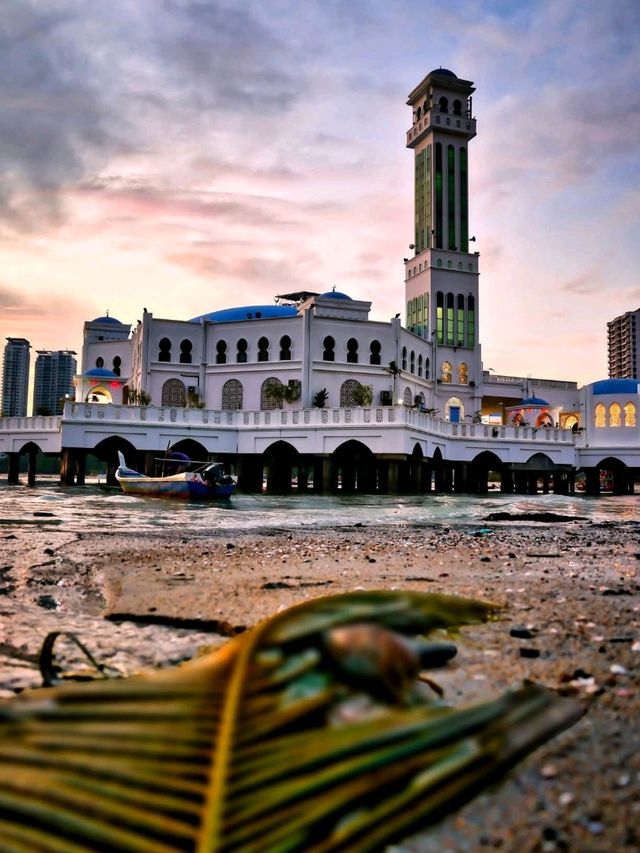 Floating mosque