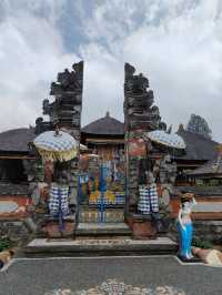 🌺 Ceremonial Reflections: A Walk Through Ulun Danu Beratan Park