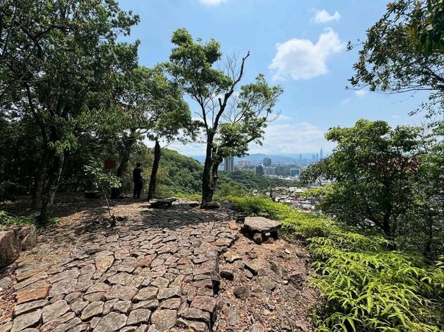 Jinmianshan Scissor Rock Hike Was Short Steep and Kinda Epic