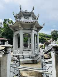 Meet the Small Guardians of Kek Lok Si 