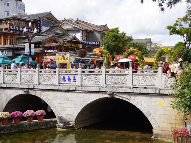 登高望遠，漫遊麗江古城