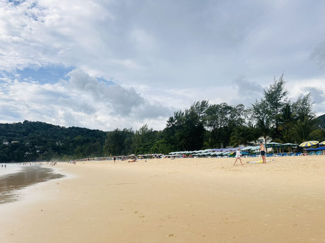 พักผ่อนสุดฟินที่หาดกะรน ความงามของทะเลภูเก็ต