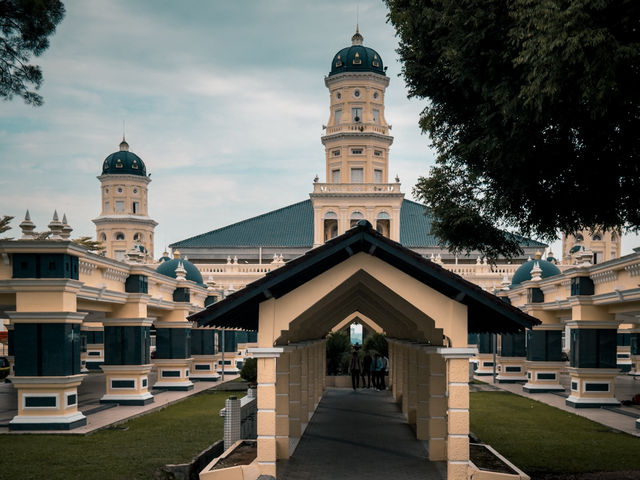 조호르바루 술탄 아부바카르 모스크(Sultan Abu Bakar Mosque) 🕌✨