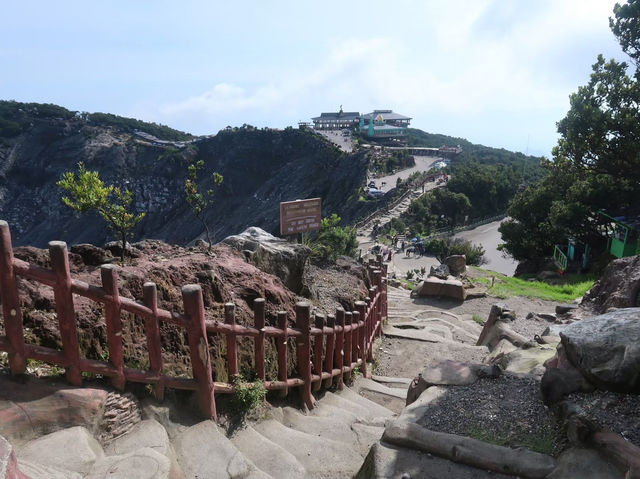 ภูเขาไฟที่ดับแล้วเมืองบันดุง Tangkuban Parahu