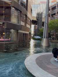 【福岡・博多運河城】城市劇場的奇幻漫步:流水、光影與鋼彈的交響樂