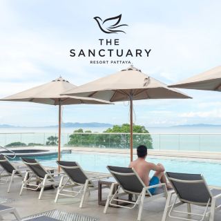 Accommodation on Khao Phra Nak with sea views from the rooms