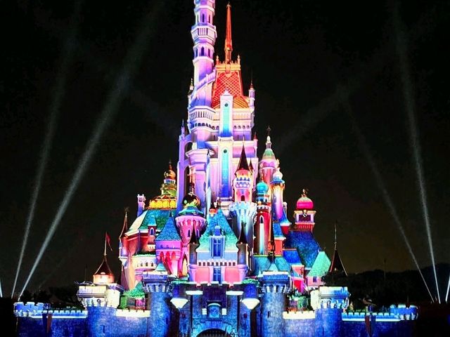 “Sparkling Dreams – The Night of Lights at Hong Kong Disneyland”