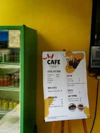 The Park’s Chill Spot!🌳 