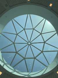 皓白如月的沙漠奇蹟：謝赫扎耶德大清真寺的純白奢華與靈魂震撼之美