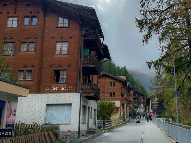 🏔️💫 ZERMATT TOWN — ALPINE CHARM AT THE FOOT OF THE MATTERHORN ❄️🏘️ 🏔️💫 ZERMATT TOWN — ALPINE CHARM AT THE FOOT OF THE MATTERHORN ❄️🏘️