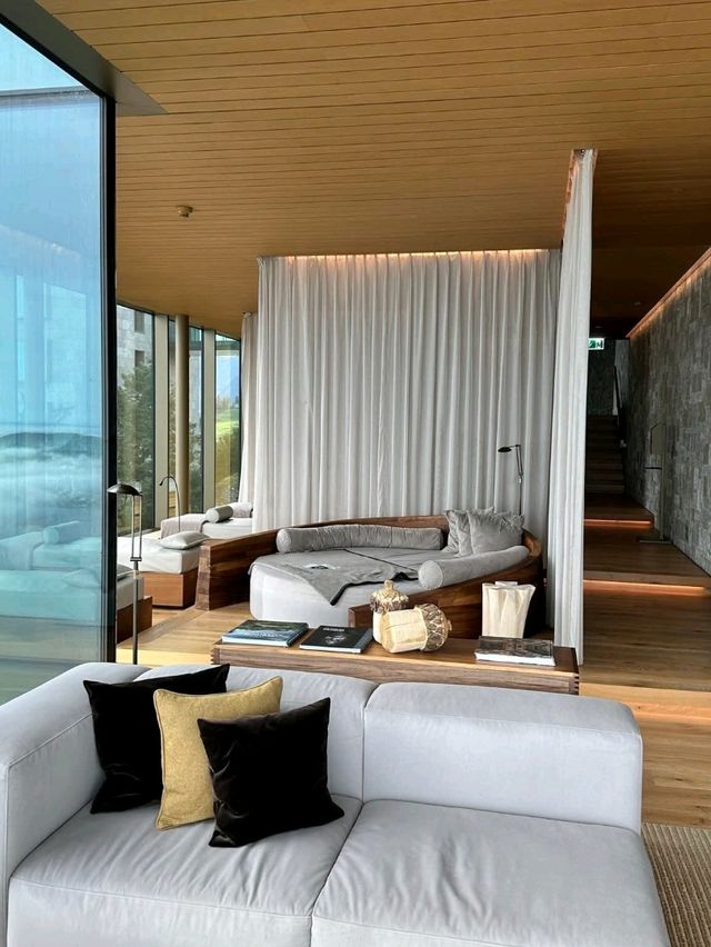 รีวิวโรงแรมBürgenstock, Lucerne