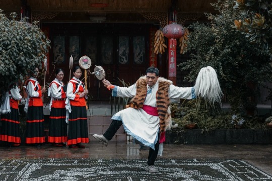 西南中国納西族・彝族の民俗文化 西南中国 納西族・彝族の民俗文化 : 民俗宗教の比較研究(佐野賢治 編