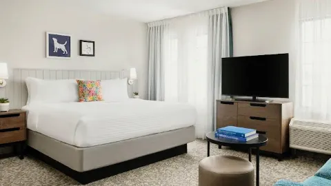 Suites of Spirit, Global Cheers — traveler post in Markham